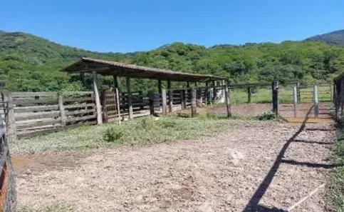 Fazenda / Sítio / Chácara com 3 Quartos à venda, 2320000m² no Maraporã, Cachoeiras de Macacu