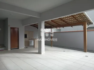 Sobrado com 2 Quartos para alugar, 120m² no Centro, Navegantes