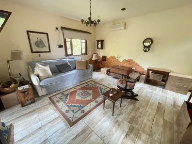 Casa com 3 Quartos para alugar, 250m² no Rio Tavares, Florianópolis
