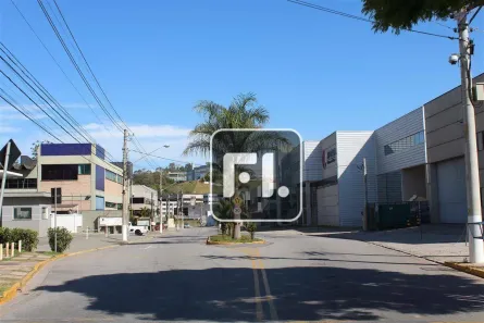 Conjunto Comercial / Sala para alugar, 380m² no Jardim Belizário, Cotia