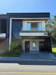 Casa com 4 Quartos para alugar, 240m² no Águas Brancas, Ananindeua