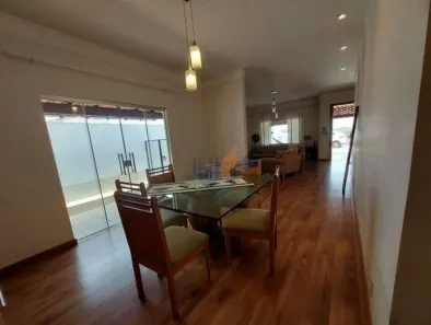 Fazenda / Sítio / Chácara com 3 Quartos para venda ou aluguel, 400m² no Jardim Colibri, Marília