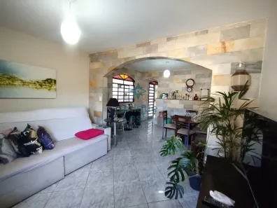 Casa com 3 Quartos à venda, 500m² no Pompeu, Sabará