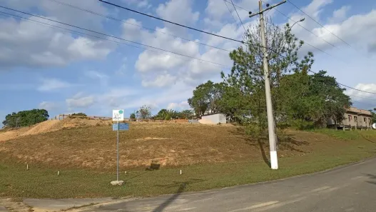Terreno / Lote / Condomínio à venda, 990m² no Condomínio Village Serra, Araçoiaba da Serra