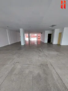 Prédio Inteiro para alugar, 800m² no Centro, Duque de Caxias