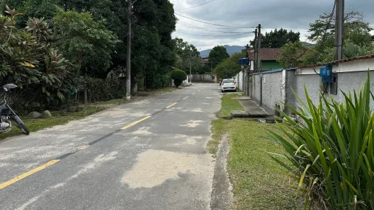 Casa com 2 Quartos para venda ou aluguel, 440m² no Centro, Guapimirim