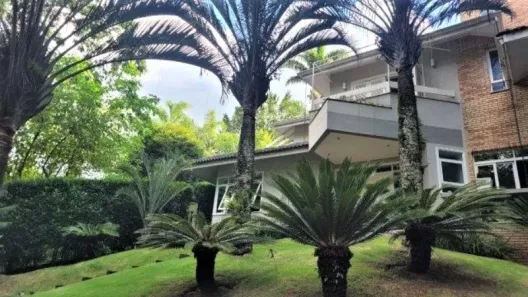 Sobrado com 5 Quartos para alugar, 666m² no Altos de São Fernando, Jandira