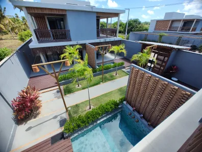 Casa de Condomínio com 3 Quartos para venda ou aluguel, 165m² no , 