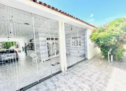Casa com 4 Quartos à venda, 300m² no Pereira Lobo, Aracaju