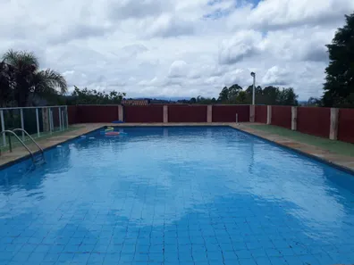 Fazenda / Sítio / Chácara com 2 Quartos à venda, 140m² no Condominio Portal do Sol, 