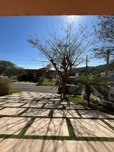 Casa de Condomínio com 3 Quartos para venda ou aluguel, 360m² no Estação, São Roque