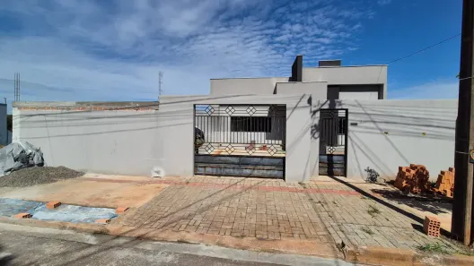 Casa com 2 Quartos para alugar, 192m² no Califórnia, Londrina