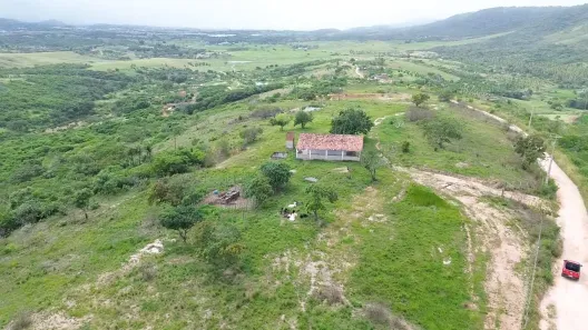 Fazenda / Sítio / Chácara com 2 Quartos à venda, 210000m² no , Pombos