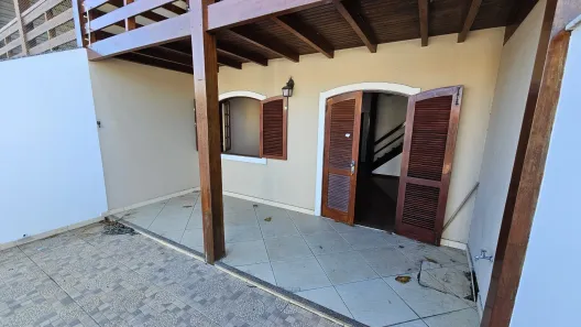 Casa com 2 Quartos para alugar, 72m² no Jardim Flamboyant, Cabo Frio