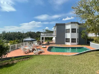 Fazenda / Sítio / Chácara com 3 Quartos à venda, 2000m² no , Mairinque