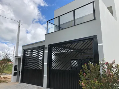 Sobrado com 3 Quartos à venda, 200m² no , Sarapuí