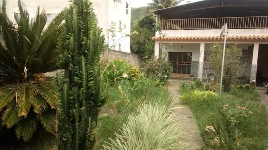 Fazenda / Sítio / Chácara com 3 Quartos à venda, 219m² no Estrelas, Viçosa