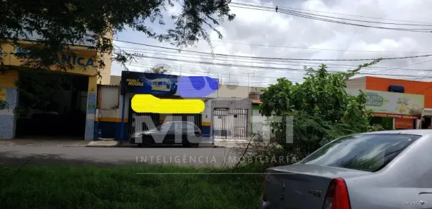 Loja / Salão / Ponto Comercial com 3 Quartos à venda, 200m² no Luizote de Freitas, Uberlândia