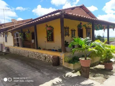 Fazenda / Sítio / Chácara com 3 Quartos à venda, 2400m² no Porta Florada, Gravatá