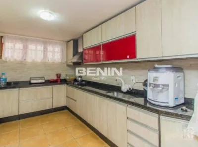 Sobrado com 3 Quartos à venda, 218m² no Nossa Senhora das Graças, Canoas