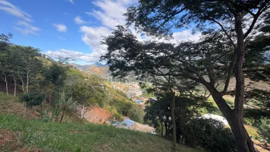 Terreno / Lote / Condomínio à venda, 616m² no Itaipava, Petrópolis
