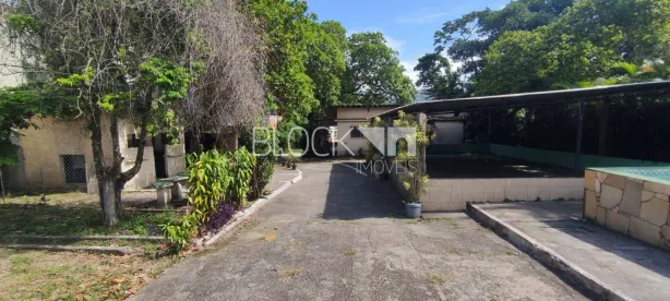 Fazenda / Sítio / Chácara com 3 Quartos à venda, 251m² no Taquara, Rio de Janeiro