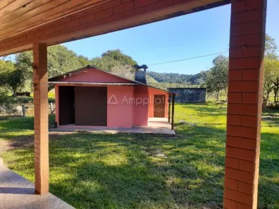 Fazenda / Sítio / Chácara com 3 Quartos à venda, 105m² no Área Rural, Campina Grande do Sul
