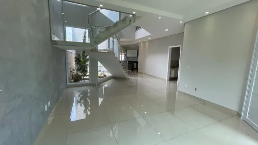 Sobrado com 3 Quartos para alugar, 220m² no Jardim Golden Park Residence, Hortolândia