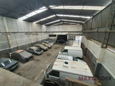 Galpão / Depósito / Armazém à venda, 687m² no Jardim Cecília Cristina, Carapicuíba