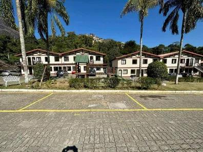Apartamento com 2 Quartos à venda, 65m² no Samambaia, Petrópolis