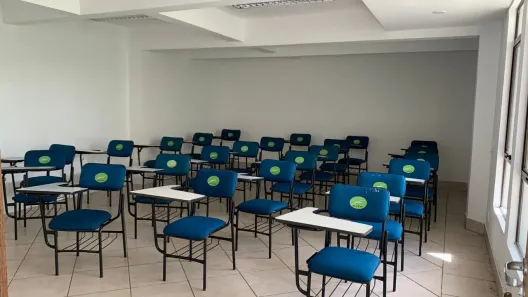 Prédio Inteiro para venda ou aluguel, 800m² no Bom Jesus, Campo Largo