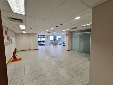 Loja / Salão / Ponto Comercial para alugar, 600m² no Centro, Pouso Alegre