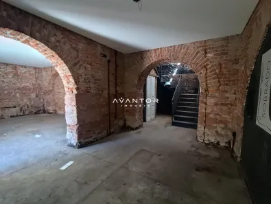 Prédio Inteiro com 2 Quartos para venda ou aluguel, 300m² no Nossa Senhora do Rosário, Santa Maria