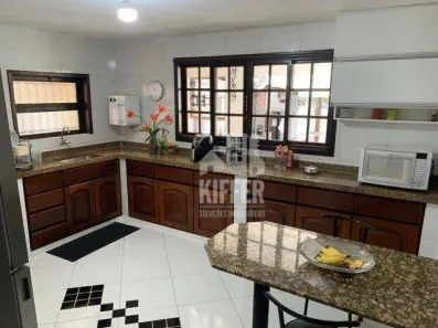 Casa de Condomínio com 3 Quartos à venda, 380m² no Maria Paula, Niterói