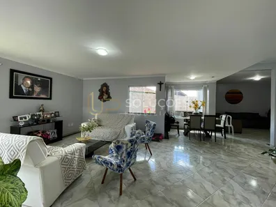 Sobrado com 4 Quartos à venda, 370m² no Região dos Lagos, Brasília