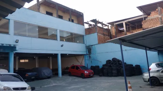 Galpão / Depósito / Armazém à venda, 700m² no Centro, Duque de Caxias