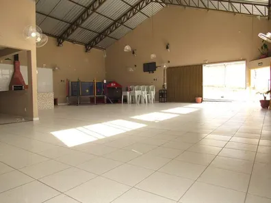 Galpão / Depósito / Armazém à venda, 230m² no Interlagos, Divinópolis