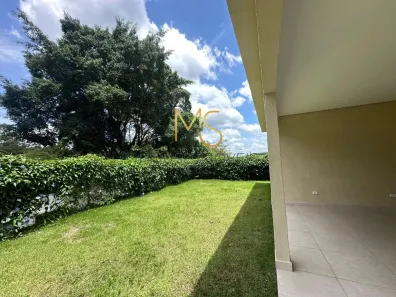 Casa com 3 Quartos para alugar, 198m² no Chácara dos Junqueiras, Carapicuíba