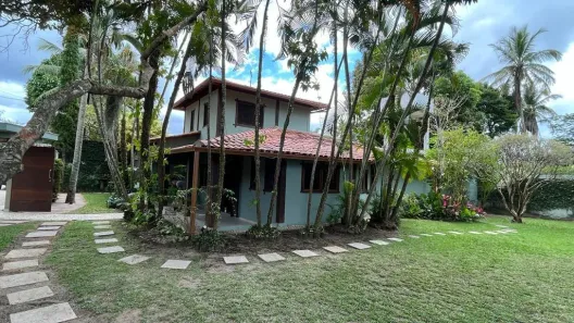 Sobrado com 3 Quartos para venda ou aluguel, 250m² no , Porto Seguro