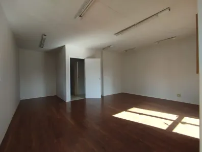 Conjunto Comercial / Sala para alugar, 53m² no Centro, Curitiba
