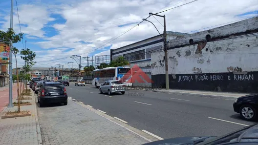 Galpão / Depósito / Armazém para alugar, 90m² no Zé Garoto, São Gonçalo