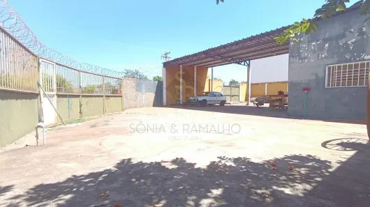 Loja / Salão / Ponto Comercial para alugar, 370m² no , Cravinhos
