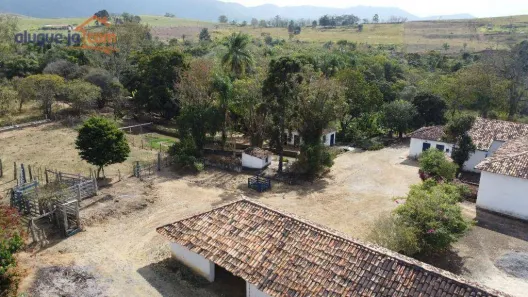 Fazenda / Sítio / Chácara com 6 Quartos à venda, 1000m² no Chácara Marambaia, Caçapava