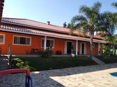 Fazenda / Sítio / Chácara com 3 Quartos à venda, 420m² no , Mairinque