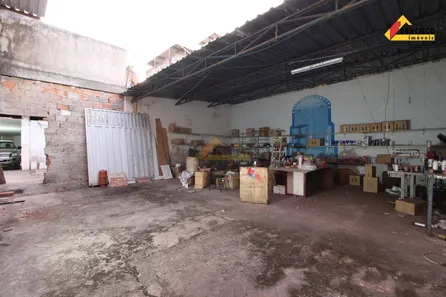 Galpão / Depósito / Armazém à venda, 300m² no Das Oliveiras, Divinópolis