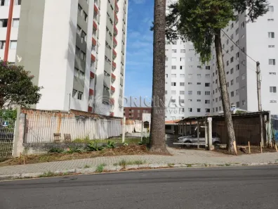 Terreno / Lote / Condomínio para alugar, 560m² no Cristo Rei, Curitiba