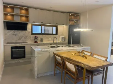 Casa com 3 Quartos para alugar, 270m² no Santa Regina, Camboriú