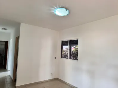 Casa de Condomínio com 4 Quartos para alugar, 230m² no Jardim Decolores, Trindade
