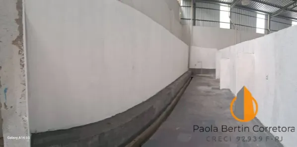 Galpão / Depósito / Armazém para venda ou aluguel, 686m² no Coelho, São Gonçalo