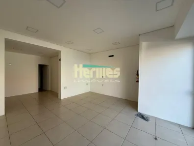 Conjunto Comercial / Sala para alugar, 36m² no Centro, Cosmópolis